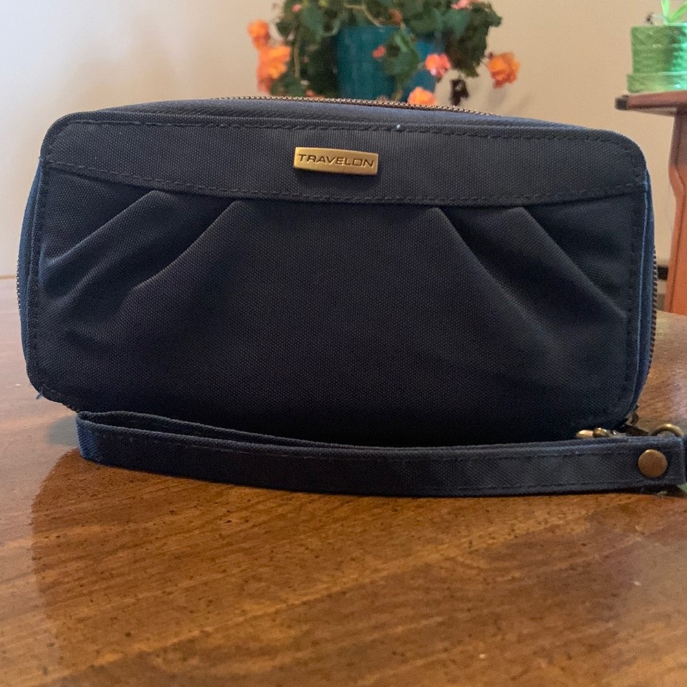 Travelon RFID Theft blocking Wallet